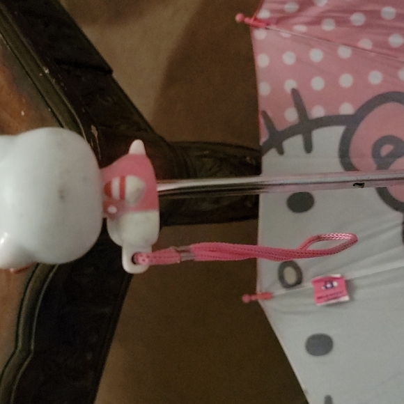 Hello Kitty Umbrella and Sunnies 🕶 - Picture 12 of 15